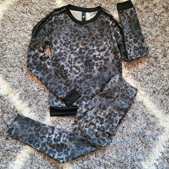 NWT - Adidas Top & Legging Set🐆 - Picture 1 of 10